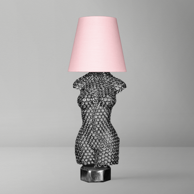 tali_studio_light_small_body_full_urscka